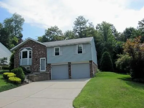 315 Fairview Dr, Irwin, PA 15642