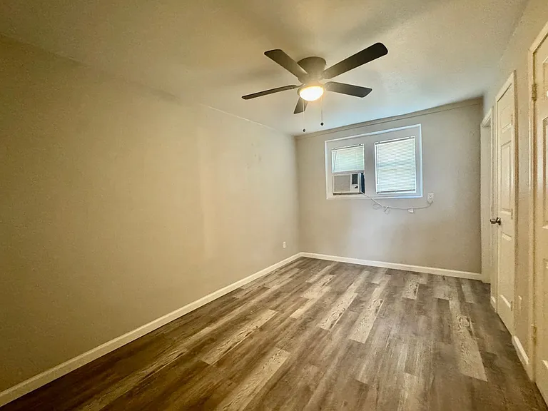 6702 Fulton St #13 — Photo 6