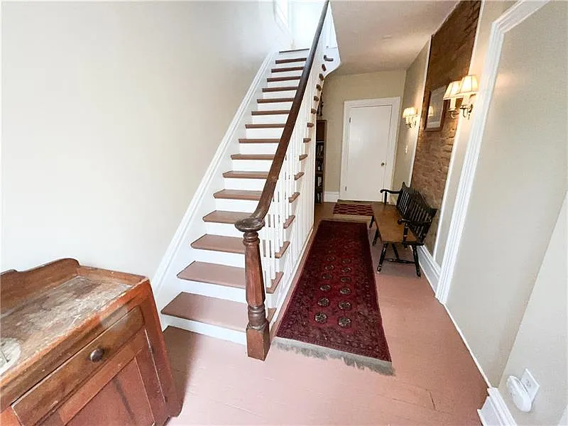 196 Broad St — Photo 4