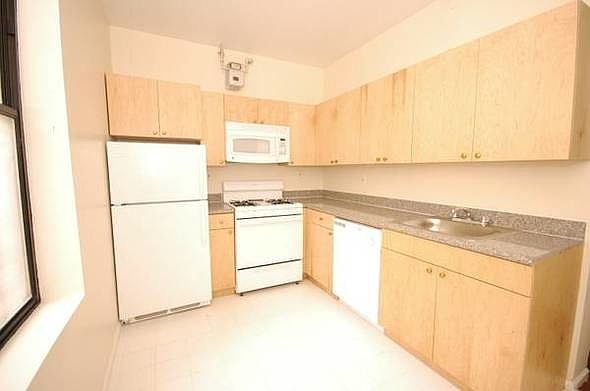 2nd image of 209 Underhill Ave APT 5A