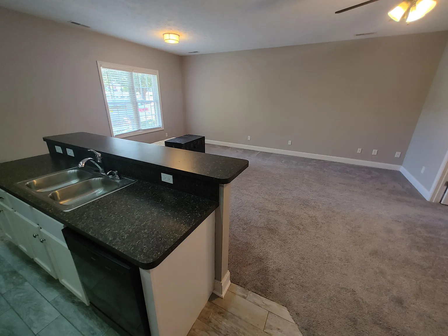 2 bed, 1190 sqft, $1,495 — Photo 3