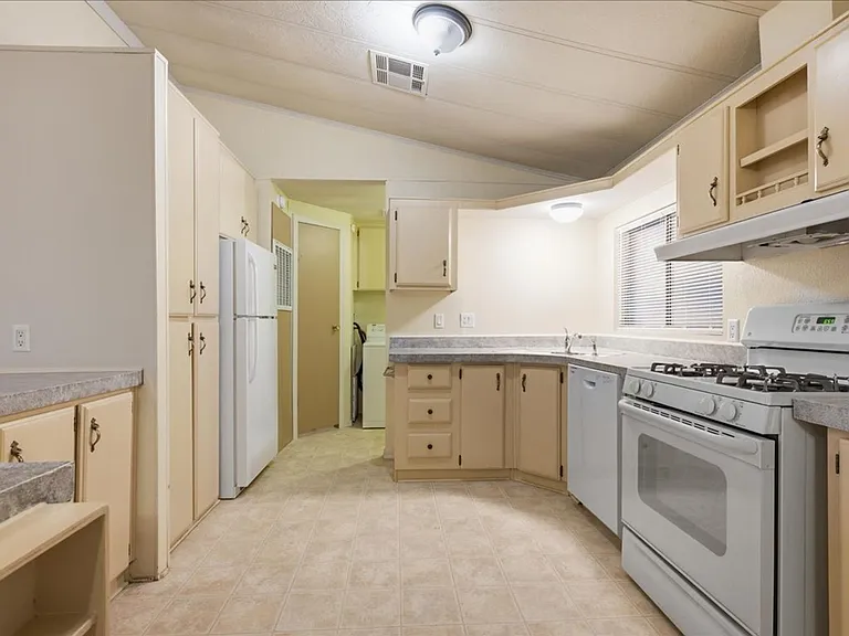 6124 W Tucson Estates Pkwy — Photo 9