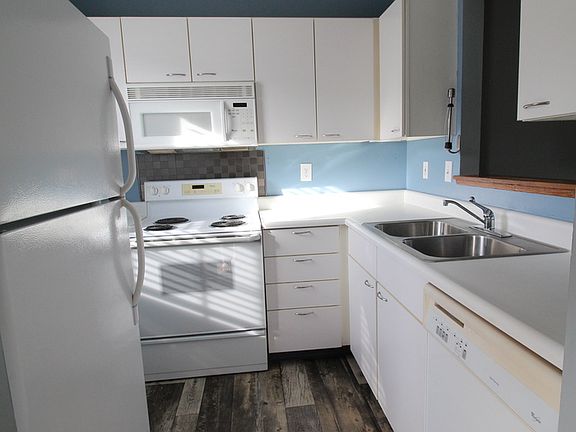 3rd image of 1720 Messner Dr #152F