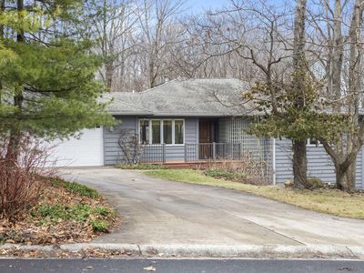 668 Slalom Ln, Valparaiso, IN, 46383