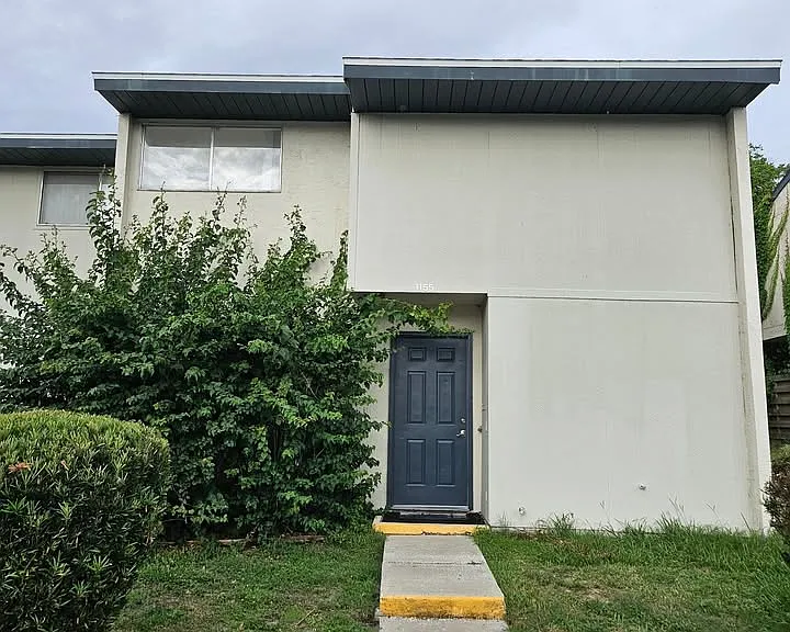 1155 Longfellow Rd — Photo 13