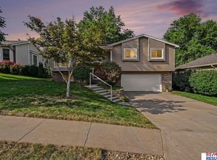 3418 Scott Dr, Bellevue, NE 68123