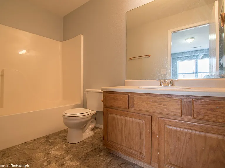 250 Meadow Ct #250 — Photo 9