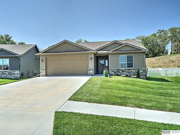 4th image of 2728 N 202nd Ave