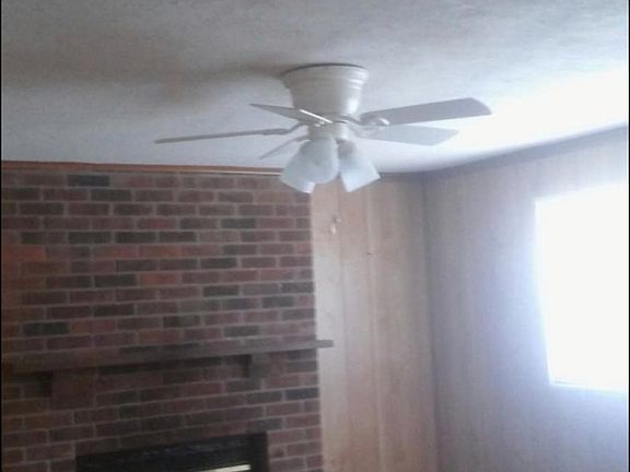 3rd image of 1627 Cypress Dr