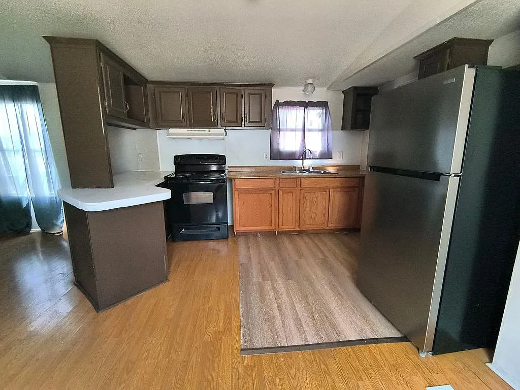 3 bed, 1050 sqft, $825 — Photo 3