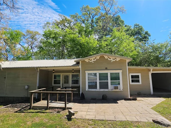 3905 Holiday Acres Dr, Fort Towson, OK 74735