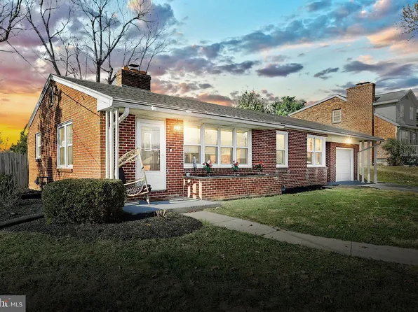 2286 Pleasant View Dr, York, PA 17406