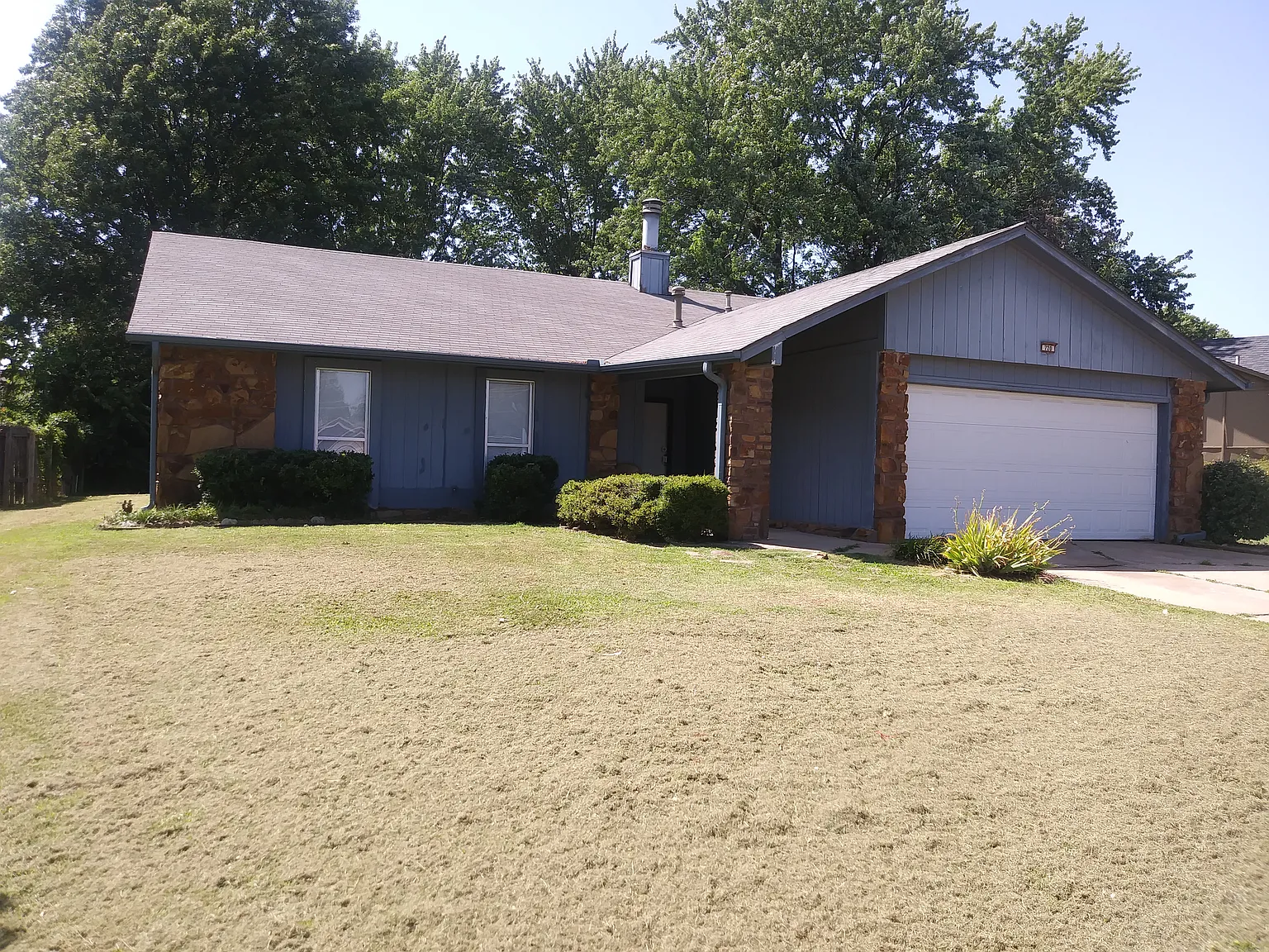 3 bed, 1550 sqft, $1,400 — Photo 1