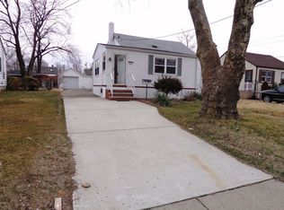 82 Macarthur Ave, Sayreville, NJ