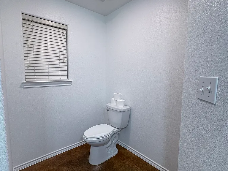 430 Summit Ridge Dr N — Photo 16