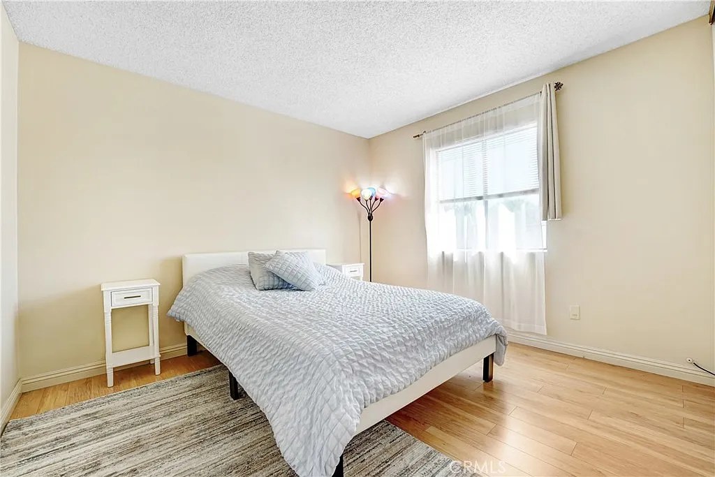 2 bed, 2.5 bath, 1109 sqft, $3,200 — Photo 4