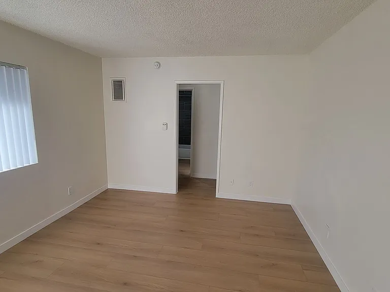 6336 Tujunga Ave — Photo 21