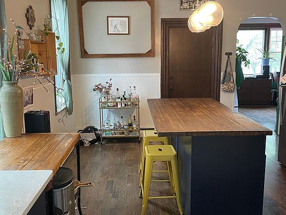 2nd image of 23 1/2 Pierce St #2