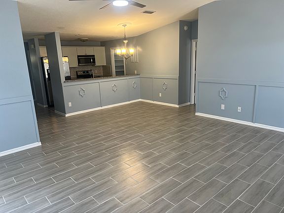 2nd image of 216 Ridgecrest Loop APT B
