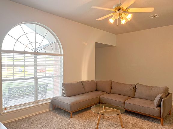 3rd image of 1720 Briarcreek