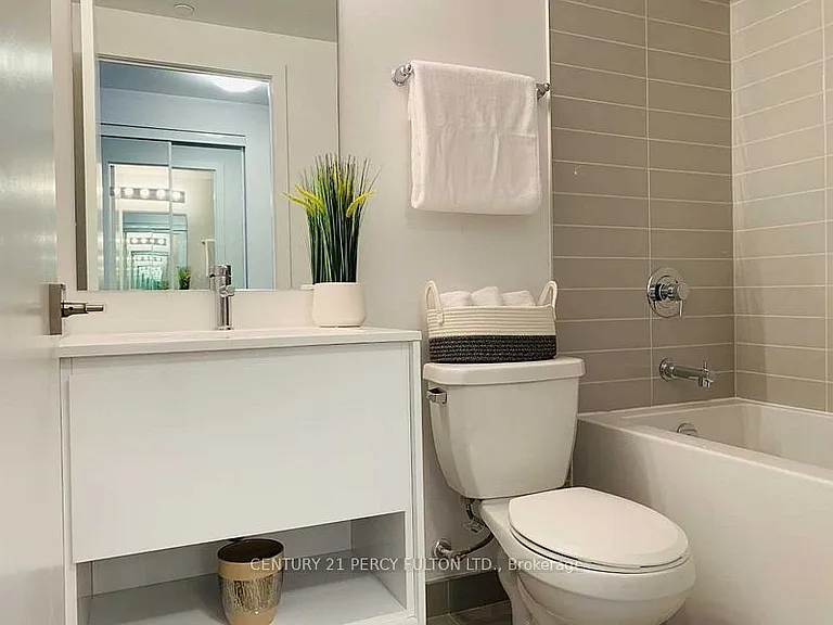 159 Wellesley St E #1602 — Photo 6