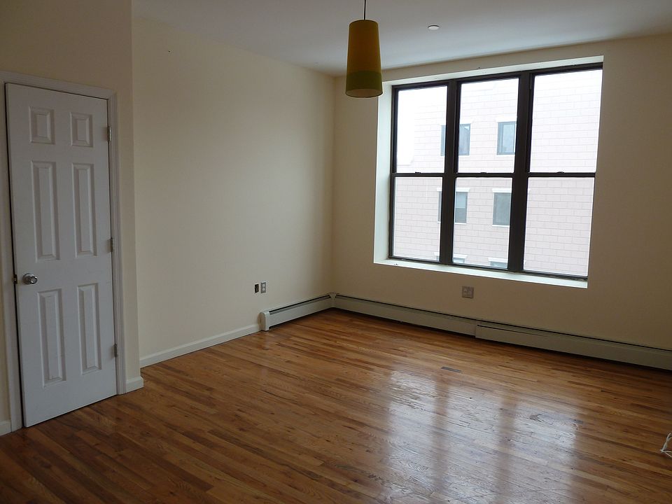 1st image of 192 Meserole St APT 14