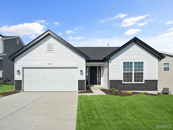 604 Fence Row Dr, Wentzville, MO 63385