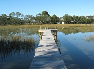 956 W Oceanview Rd, Charleston, SC 29412