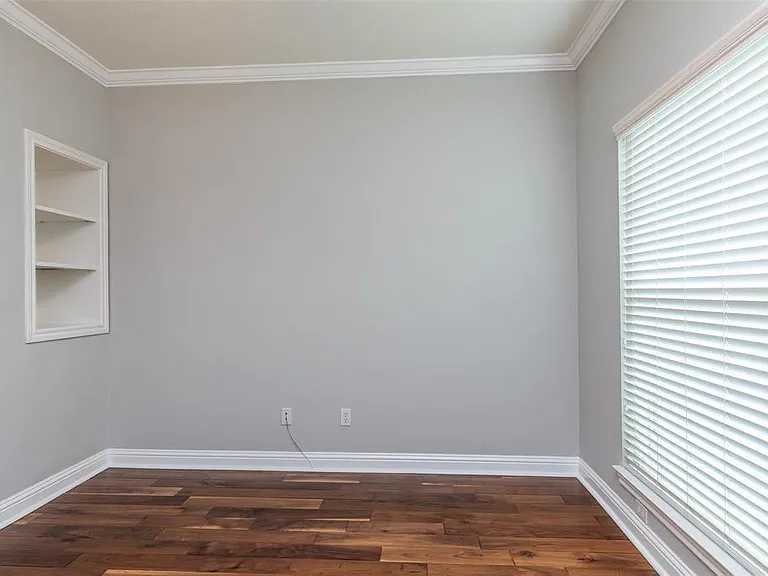 1811 Emerald Green Dr — Photo 8