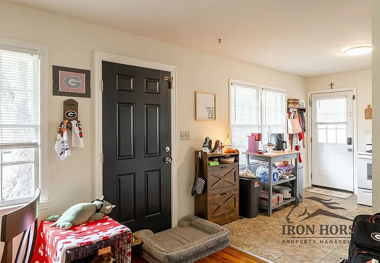 2021 S Lumpkin St — Photo 4