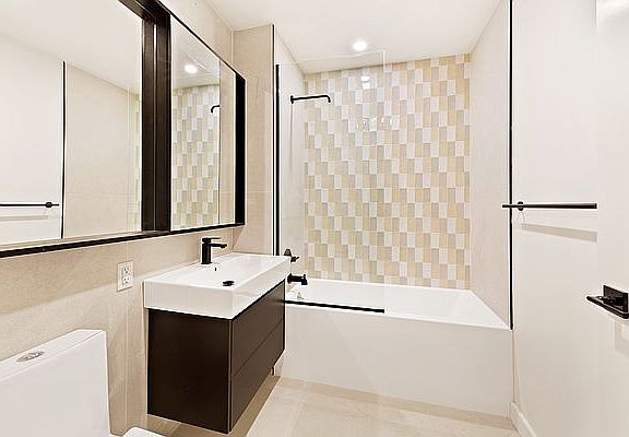 2nd image of 430 Keap St #318