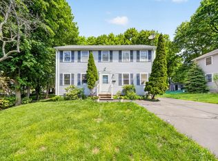 8 Sparrow Ln, Peabody, MA 01960