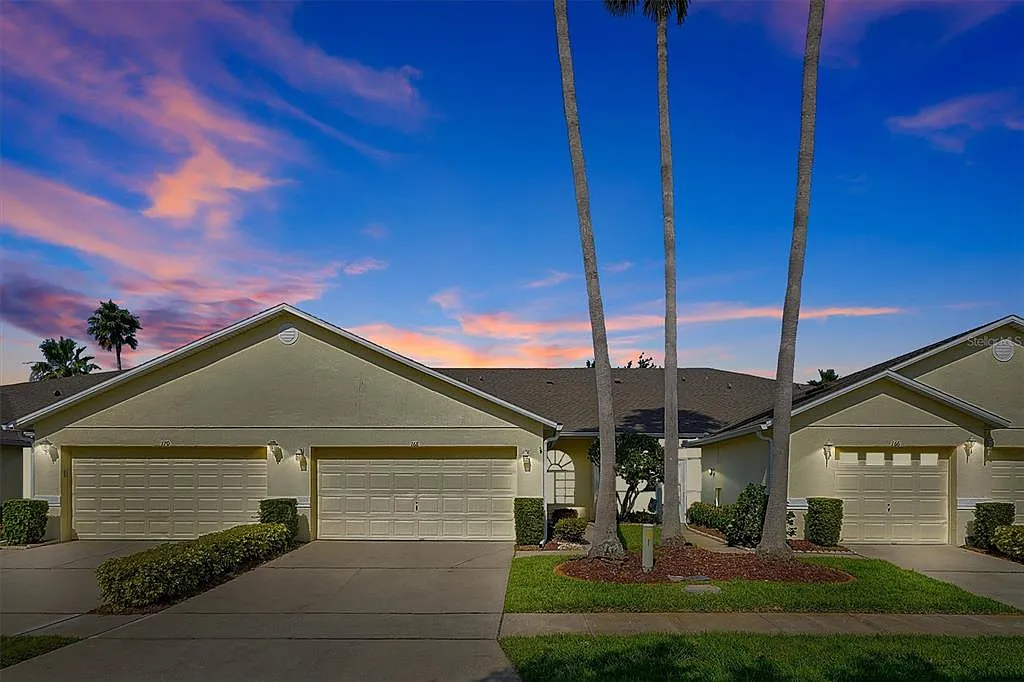 2 bed, 2.0 bath, 1417 sqft, $2,400 — Photo 1
