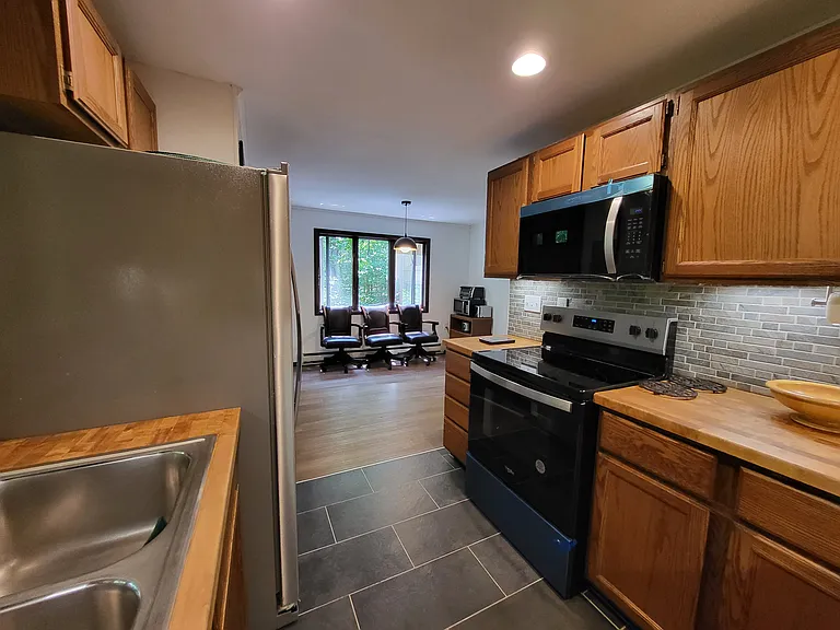 548 Clubhouse Dr — Photo 17
