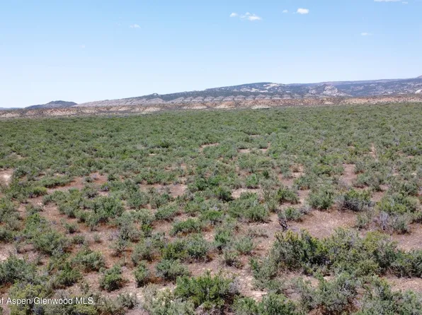 40 Highway, Dinosaur, CO 81610