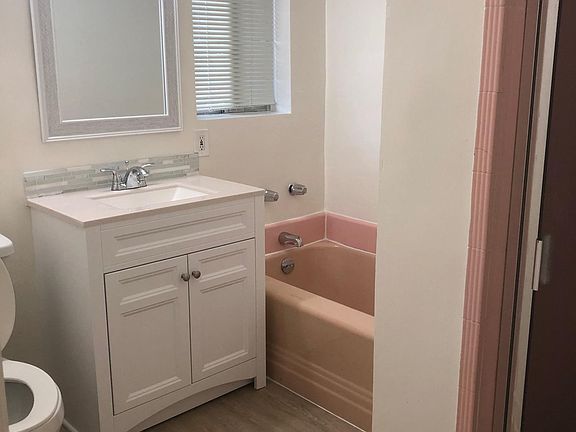 2nd image of 501 N Rossmore Ave #105