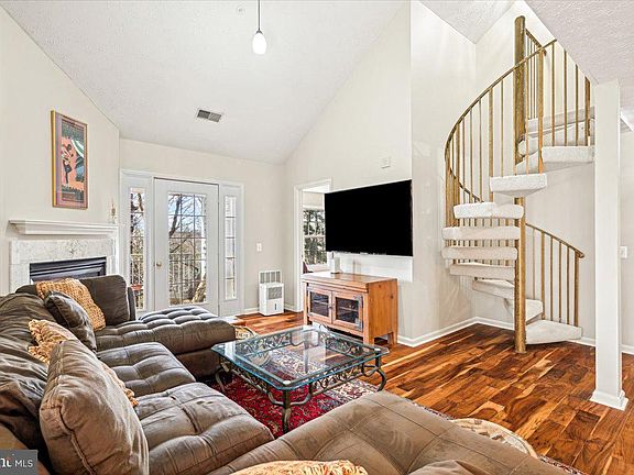 4th image of 655 Burtons Cove Way Unit 13