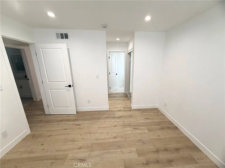 6709 Denny Ave — Photo 10