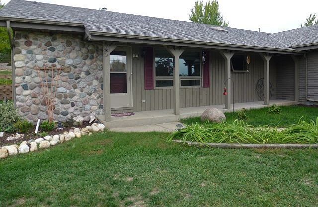 2nd image of 418 Karin Dr