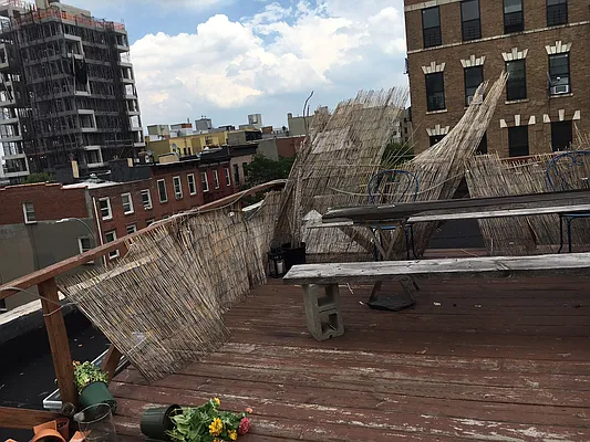 Rented by Loom Group | media 107