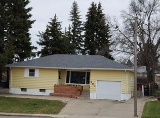 903 7th St NW, Mandan, ND 58554