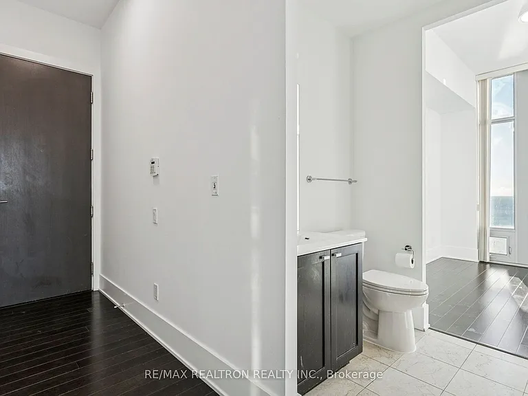 103 The Queensway #2805 — Photo 13