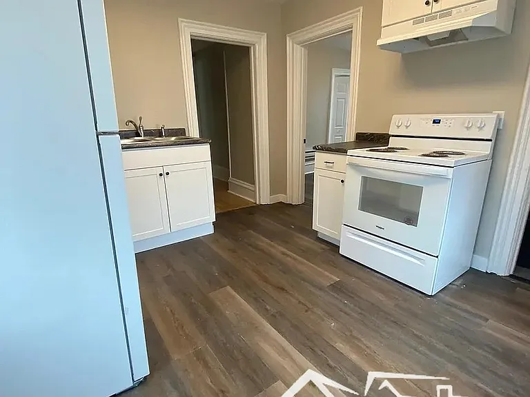 668 Jefferson St #B — Photo 5