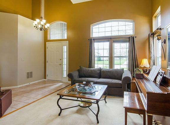 4th image of 430 Wright Dr