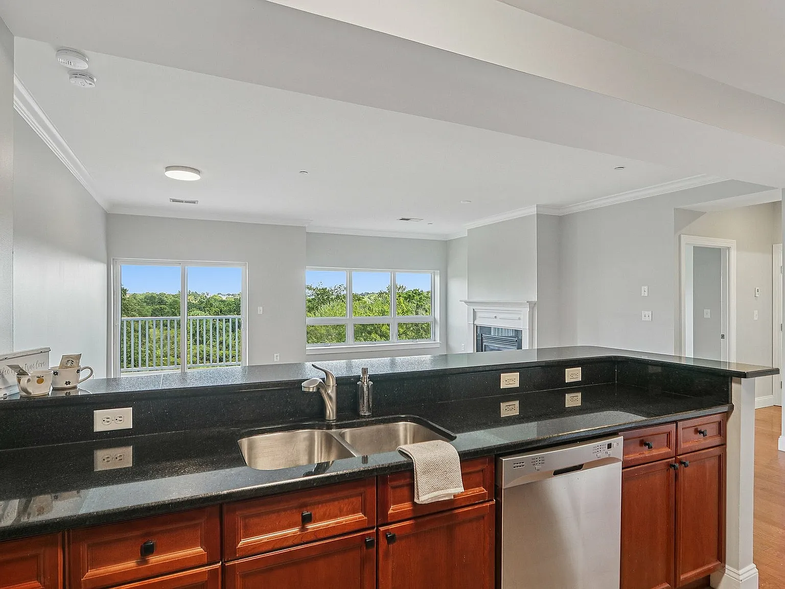 Grandview Apartments — Photo 2