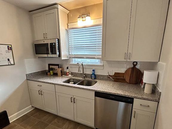 2nd image of 2052 Wascana Ave #2