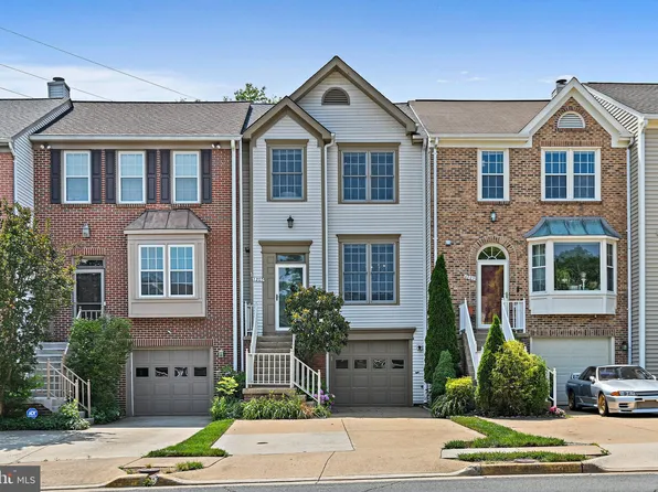 1205 Bond St, Herndon, VA 20170