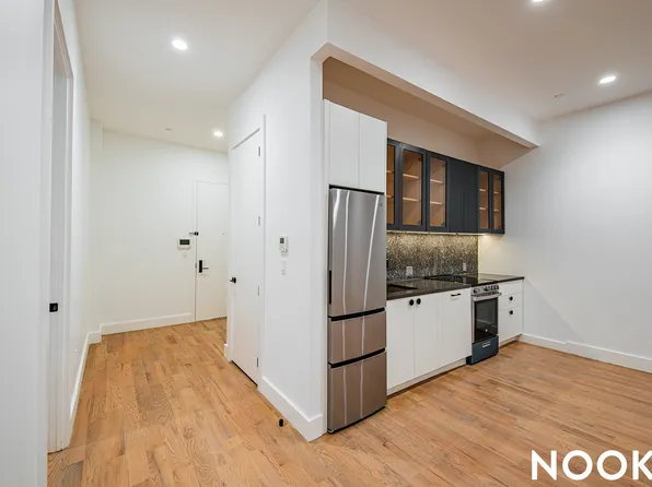 228 North Seventh Street image 6 of 14