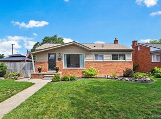 33544 Rosslyn Ave, Garden City, MI 48135