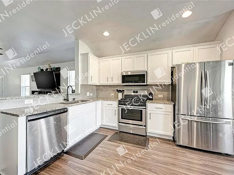 105 Kleberg Ct — Photo 10